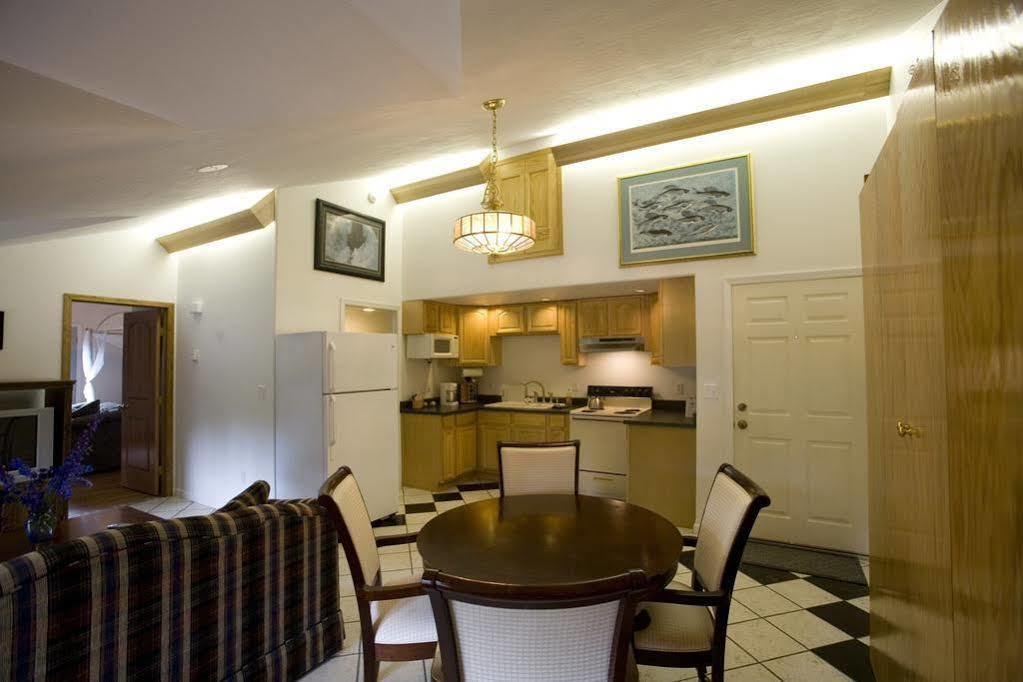 Abbey Archway Inn Fairbanks Exterior photo